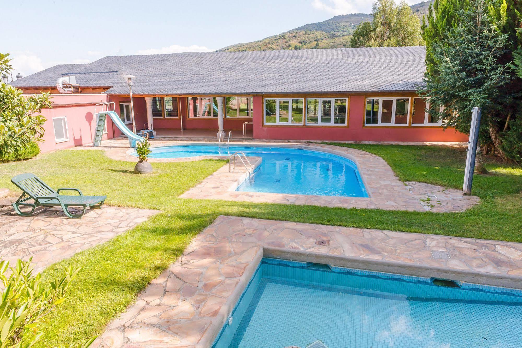 Complejo Hostelero Paladium Villamartín Exterior foto